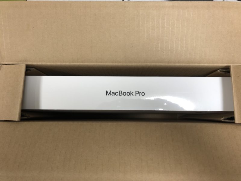 MacBook Pro 15インチ 外箱開封