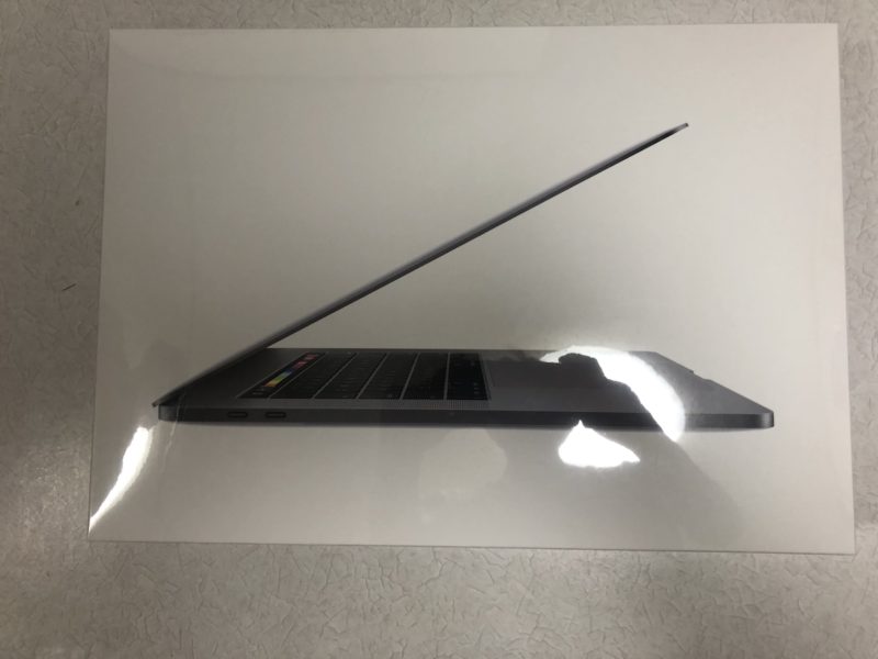 MacBook Pro 15インチ スペースグレー 2019年モデルを購入しました 